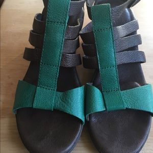 Keen leather sandle with heel.